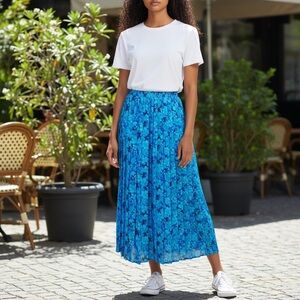 Vintage Leslie Fay Blue Floral Pleated Midi Skirt